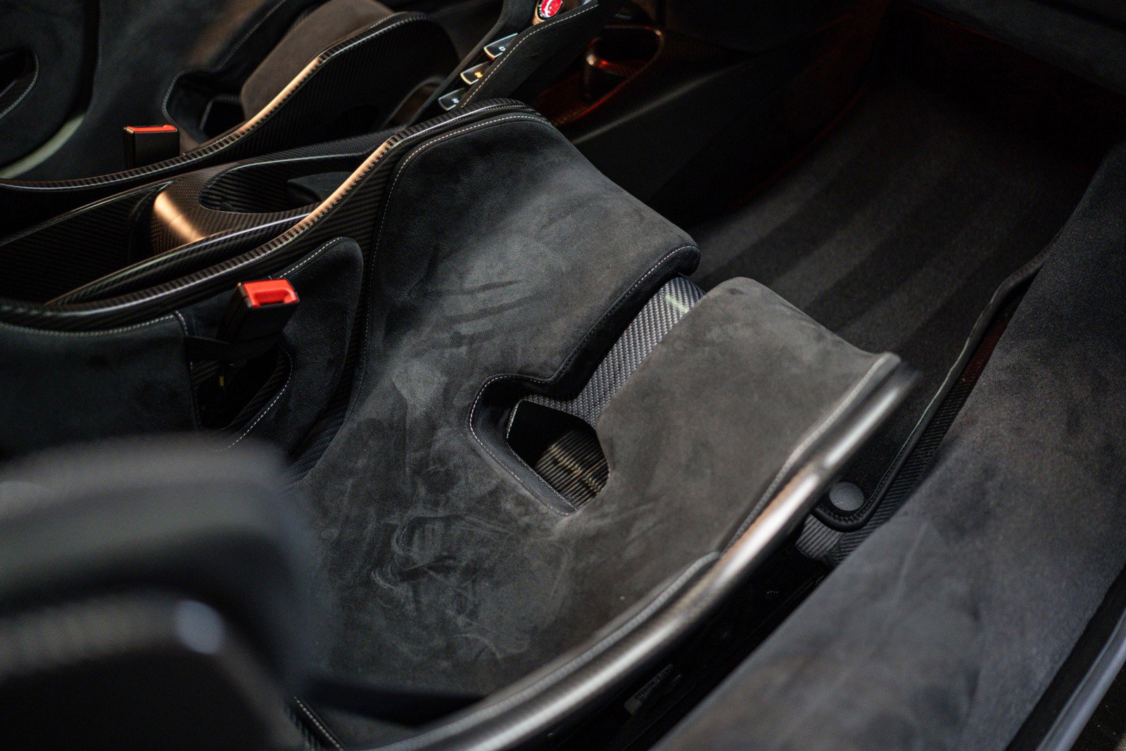 Used 2021 McLaren 765LT photo 28