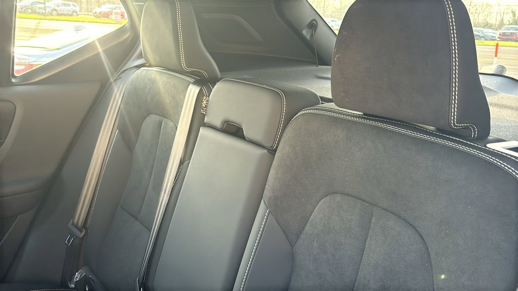 2026 Volvo Xc40 B5 Ultra