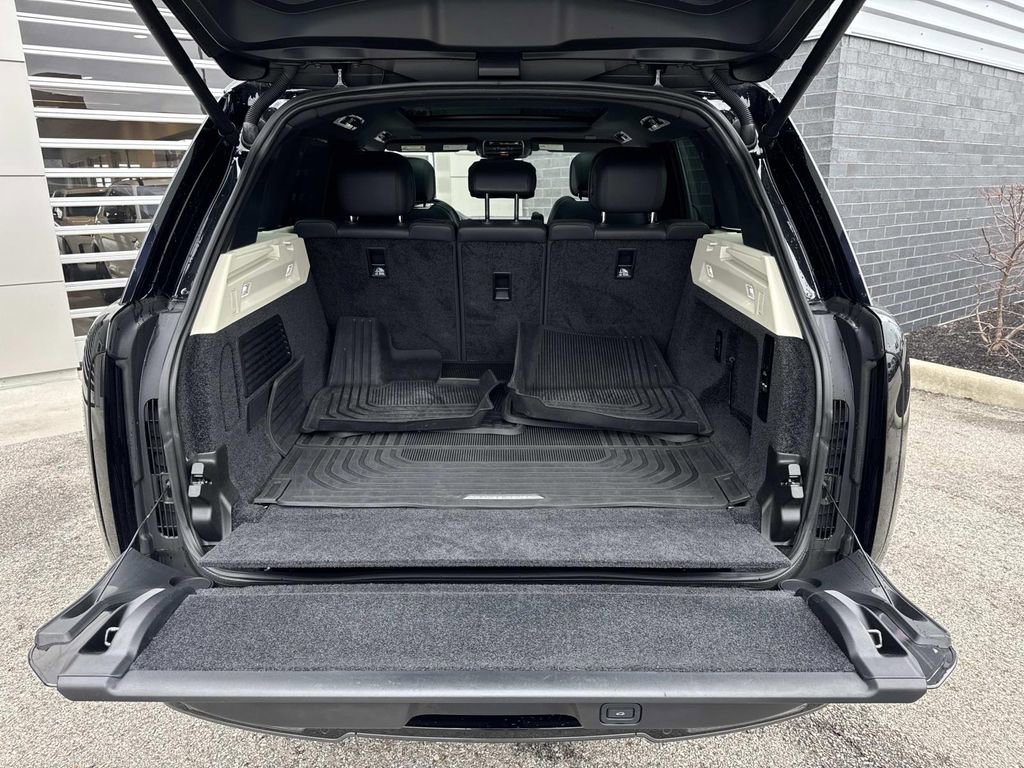 2023 Land Rover Range Rover SE