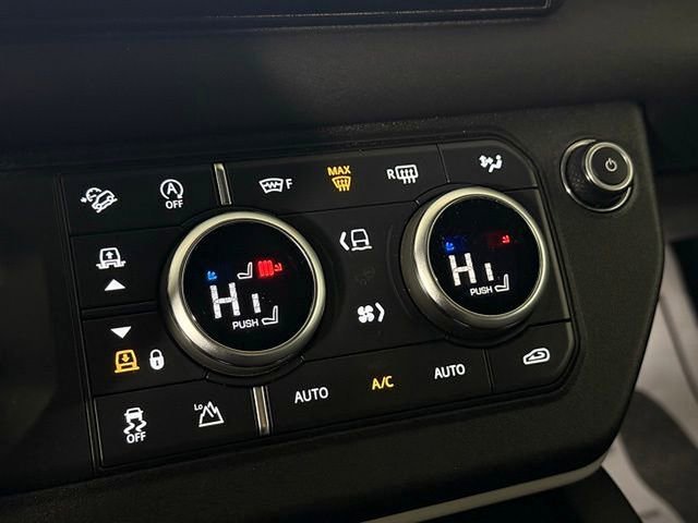 2024 Land Rover Defender 110 SE