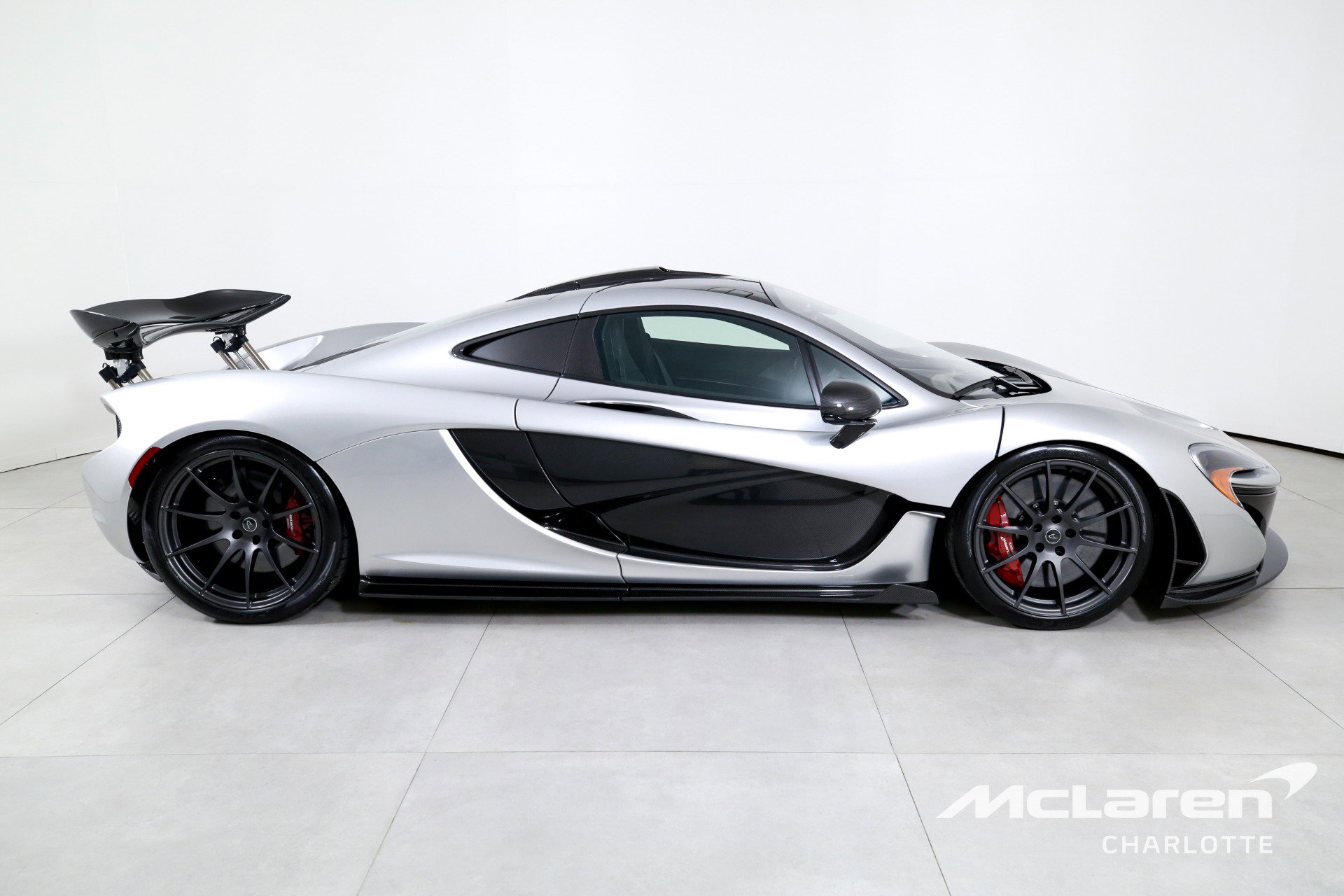 Used 2015 McLaren P1 photo 10