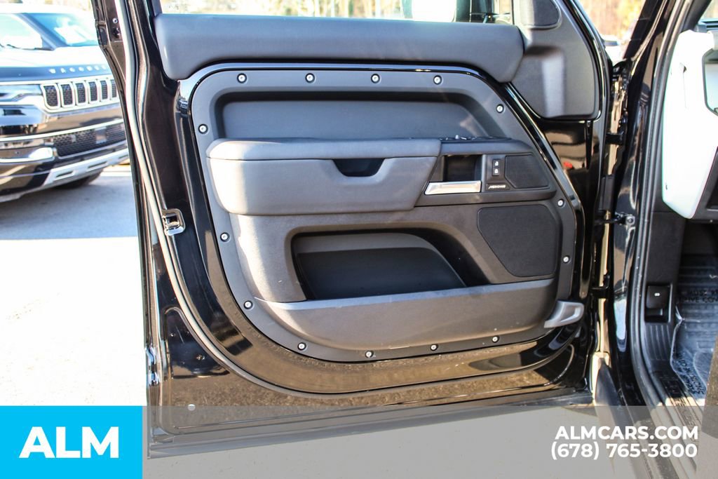 2025 Land Rover Defender 110 S