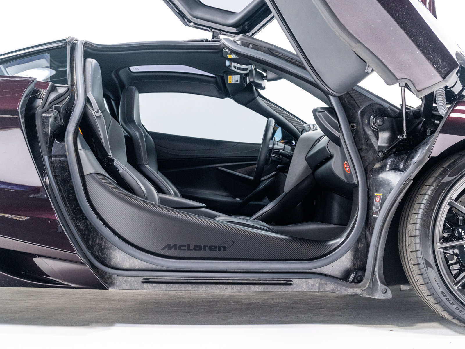 Used 2018 McLaren 720S Luxury photo 89