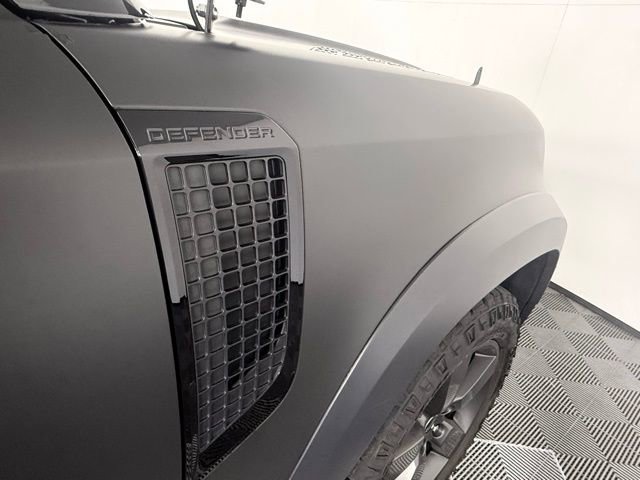 2023 Land Rover Defender 130 SE