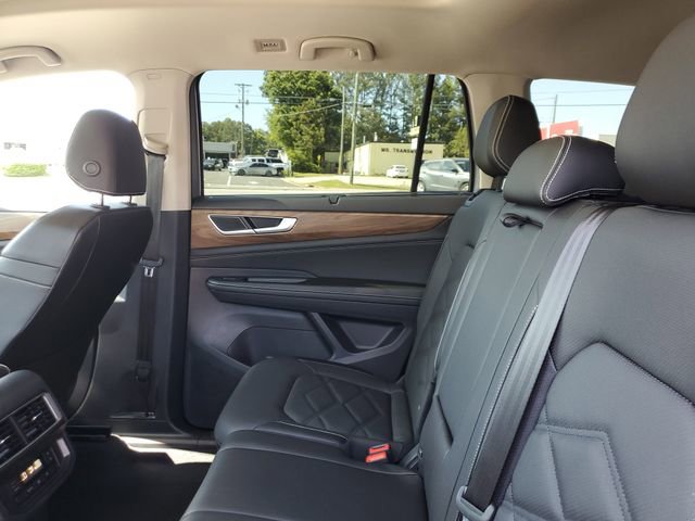 2025 Volkswagen Atlas SE