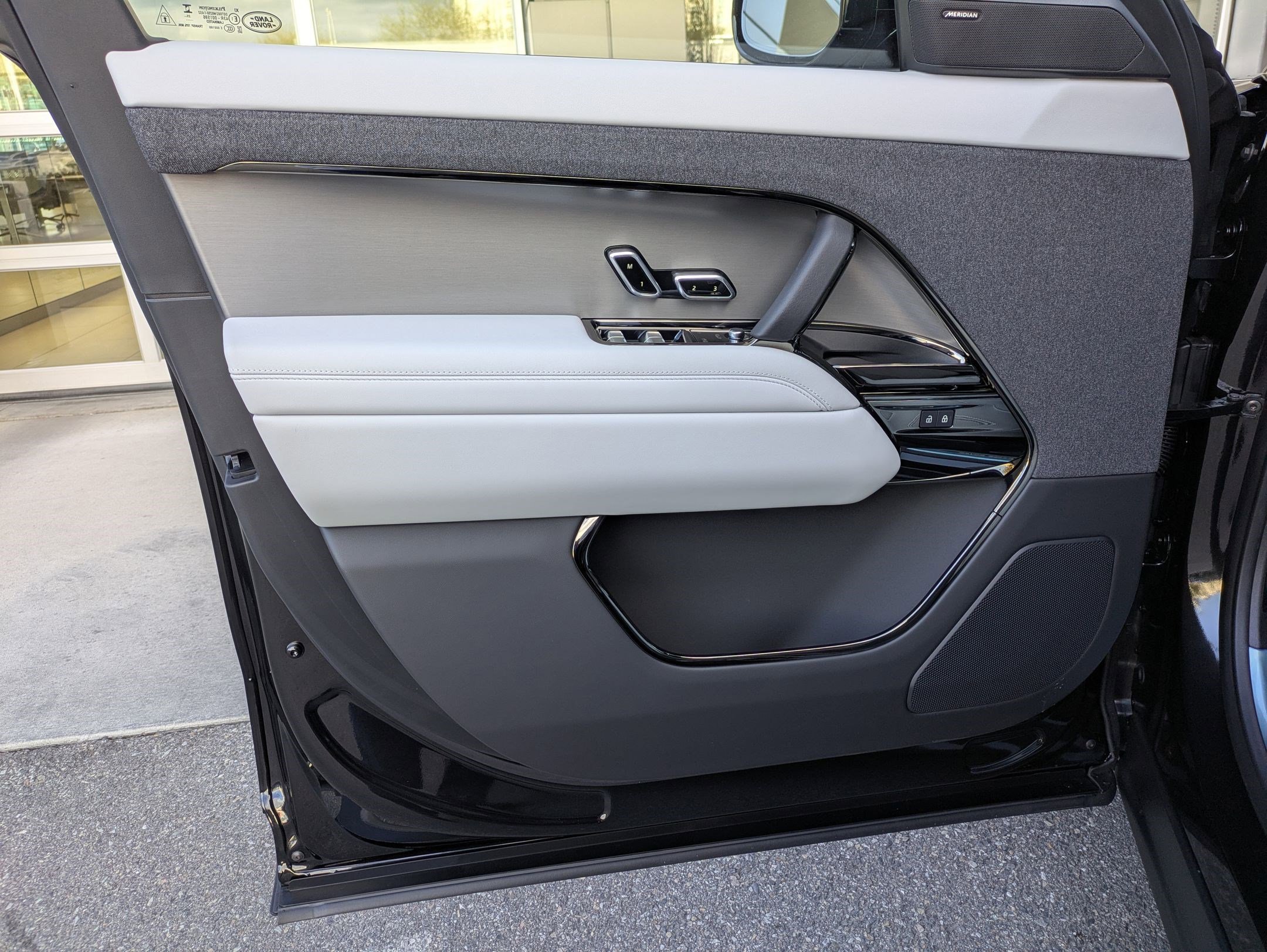 2026 Land Rover Range Rover Sport SE