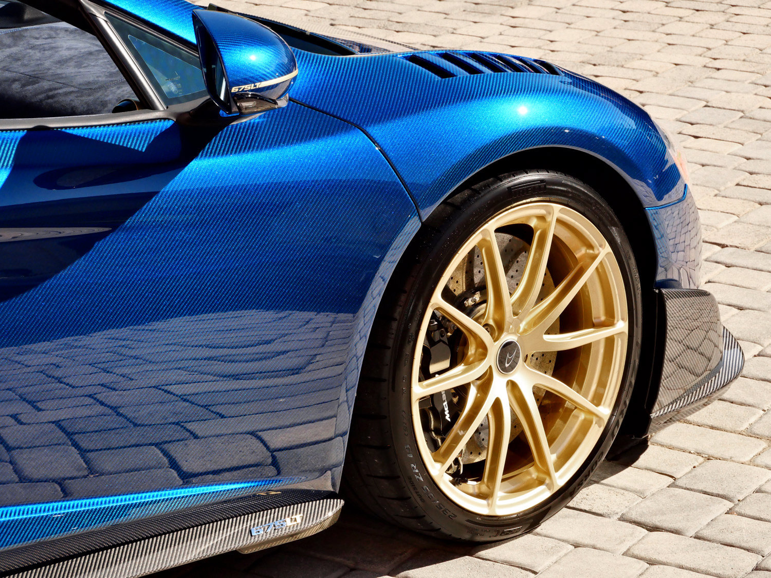 Used 2016 McLaren 675LT Spider photo 19