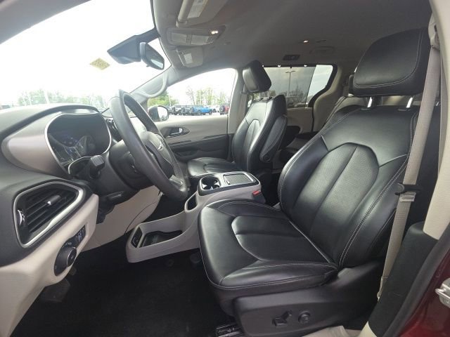 2023 Chrysler Pacifica Touring-L