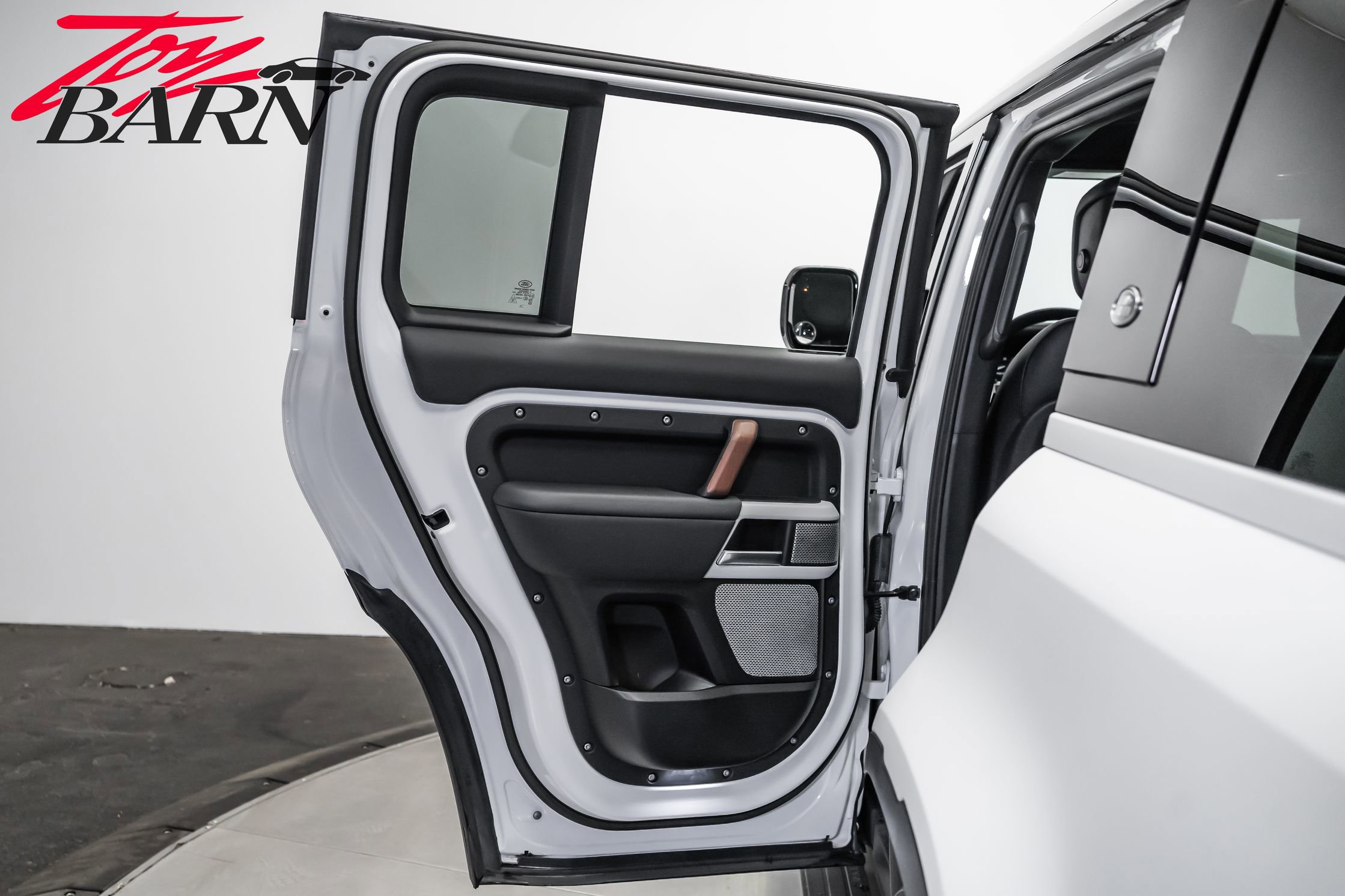 2023 Land Rover Defender 130 SE