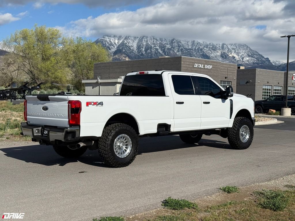 2023 Ford F350 XLT