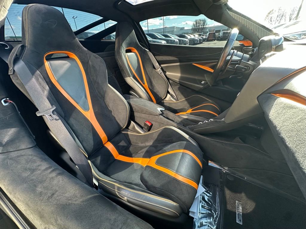 Used 2019 McLaren 720S Performance photo 28