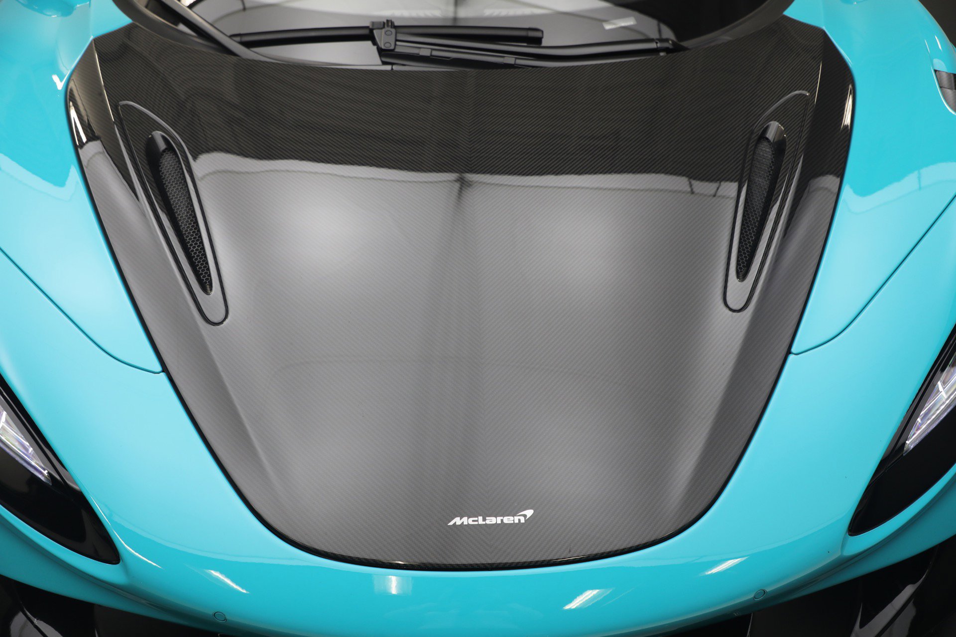 Used 2022 McLaren 765LT photo 46
