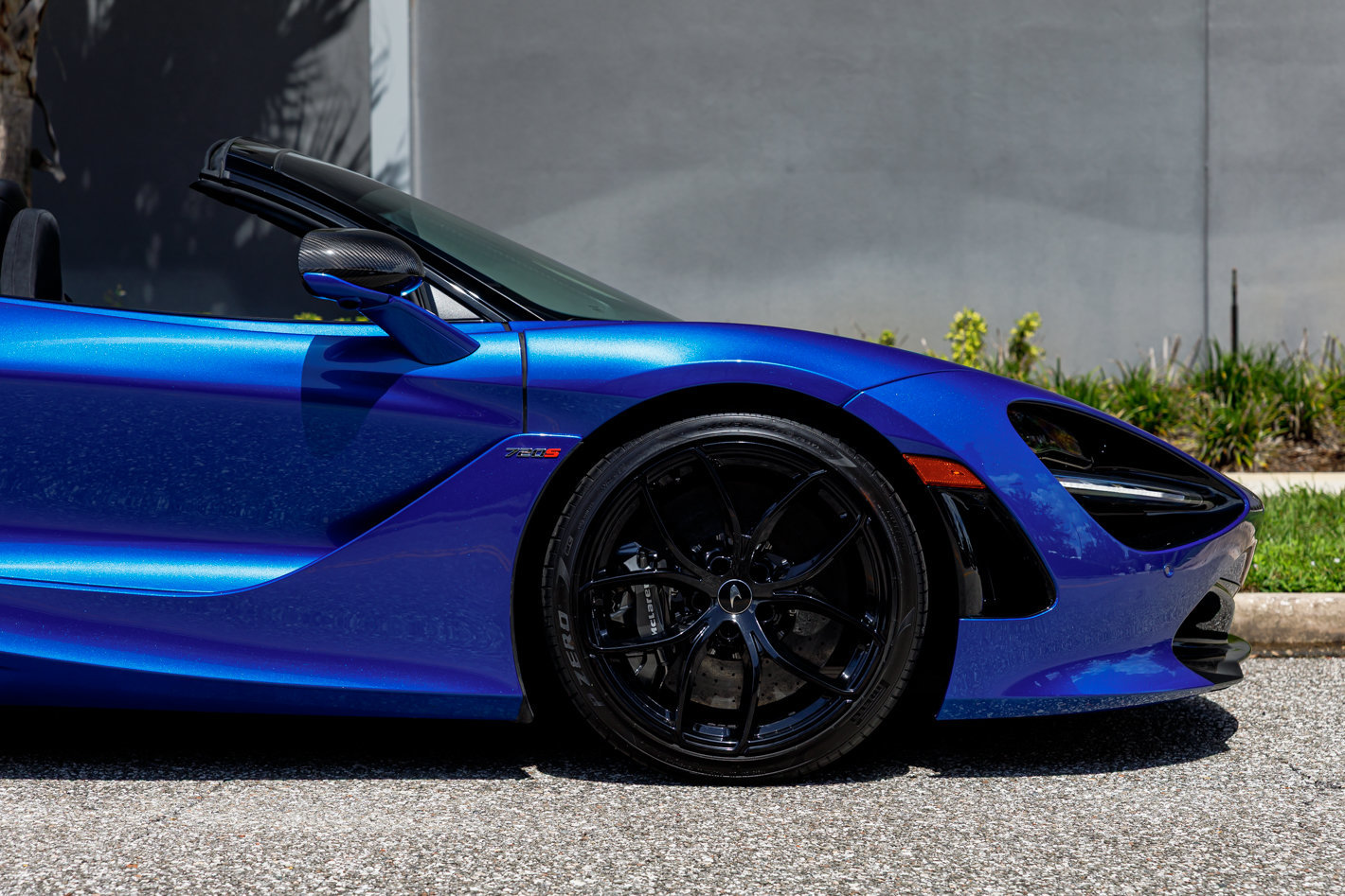 Used 2022 McLaren 720S Luxury photo 13