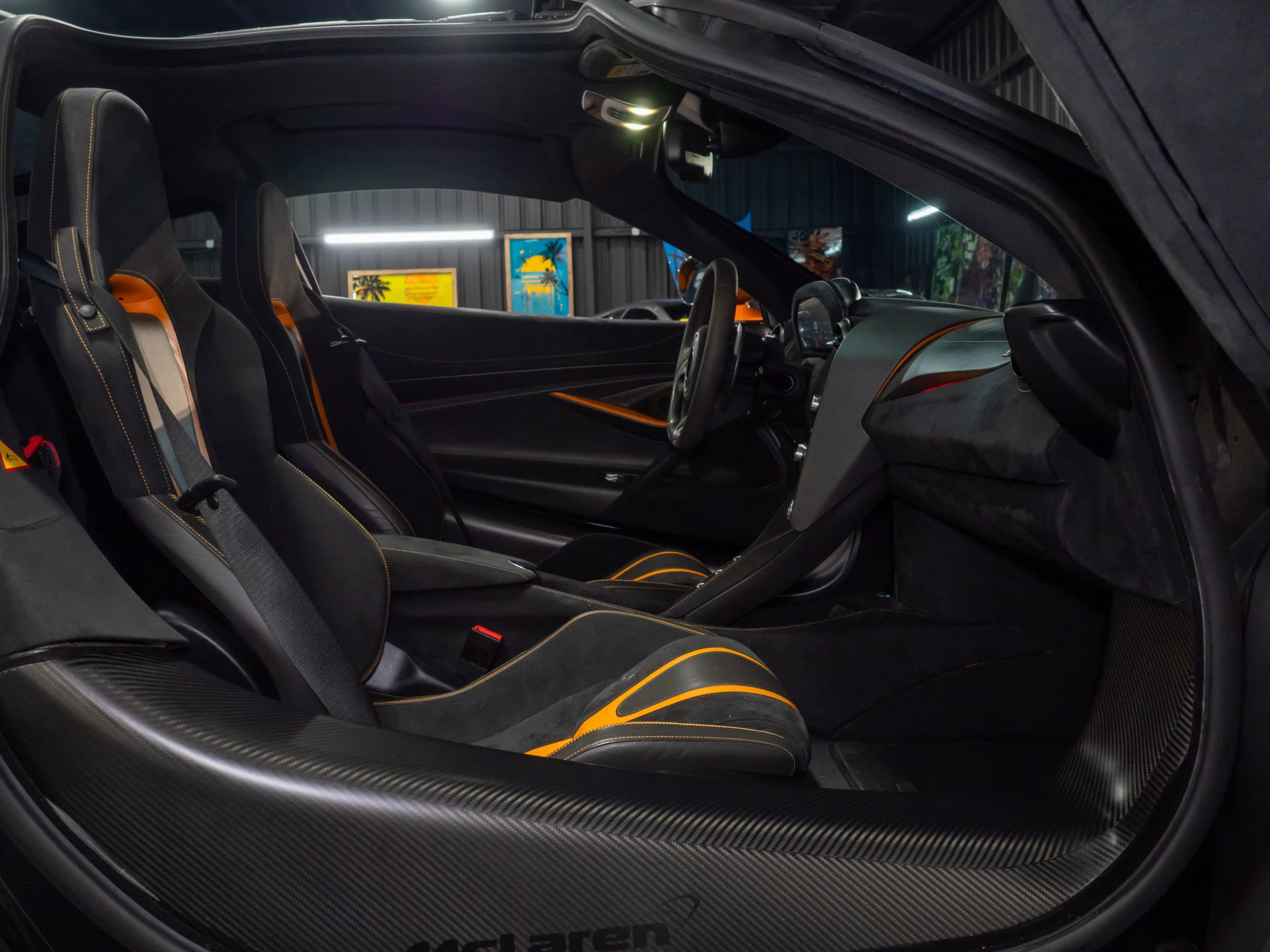 Used 2018 McLaren 720S Performance photo 31