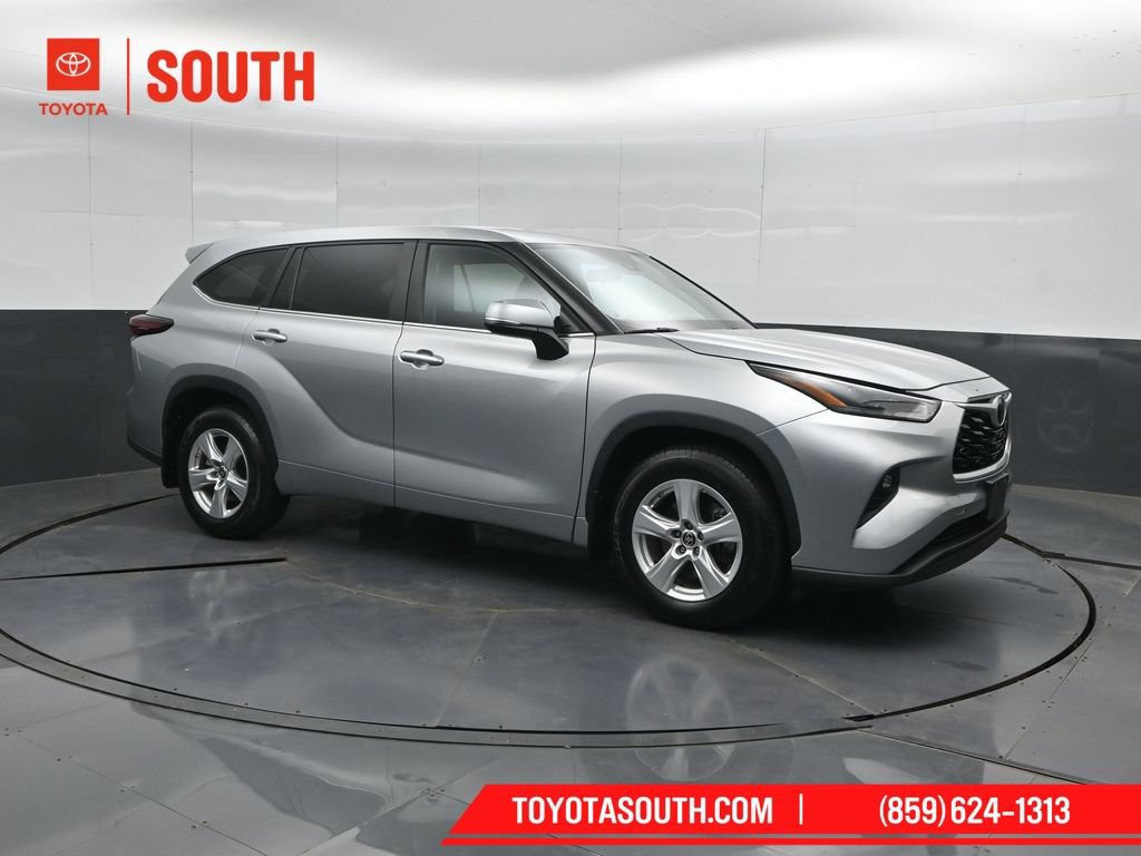 Used 2024 Toyota Highlander LE