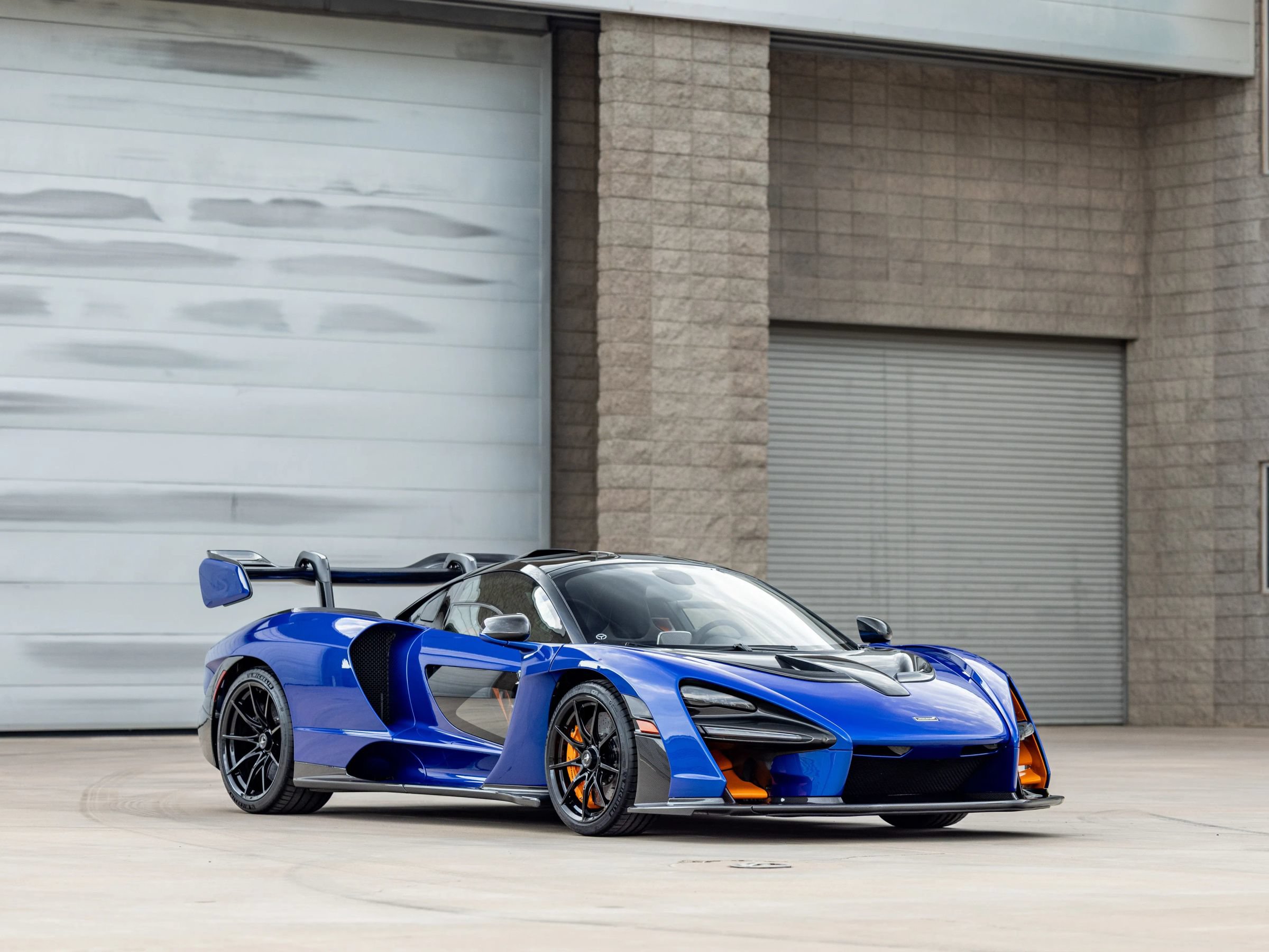 Used 2019 McLaren Senna photo 2