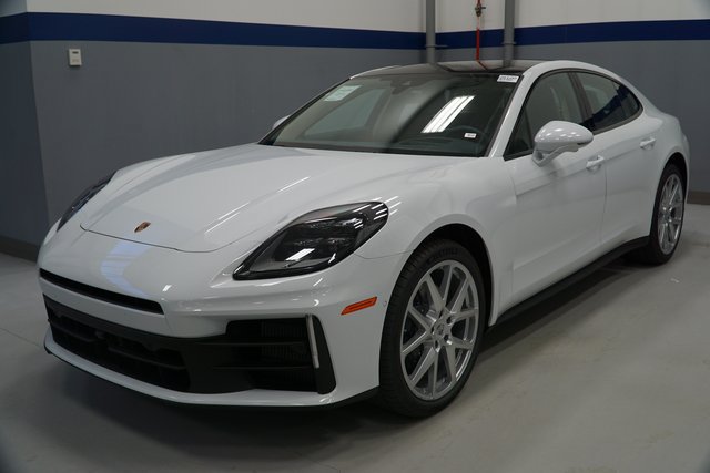 New 2026 Porsche Panamera 4
