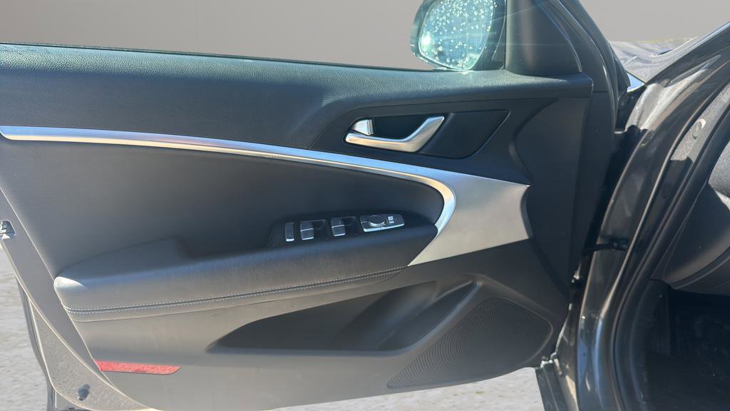 2020 Genesis G70 2.0T