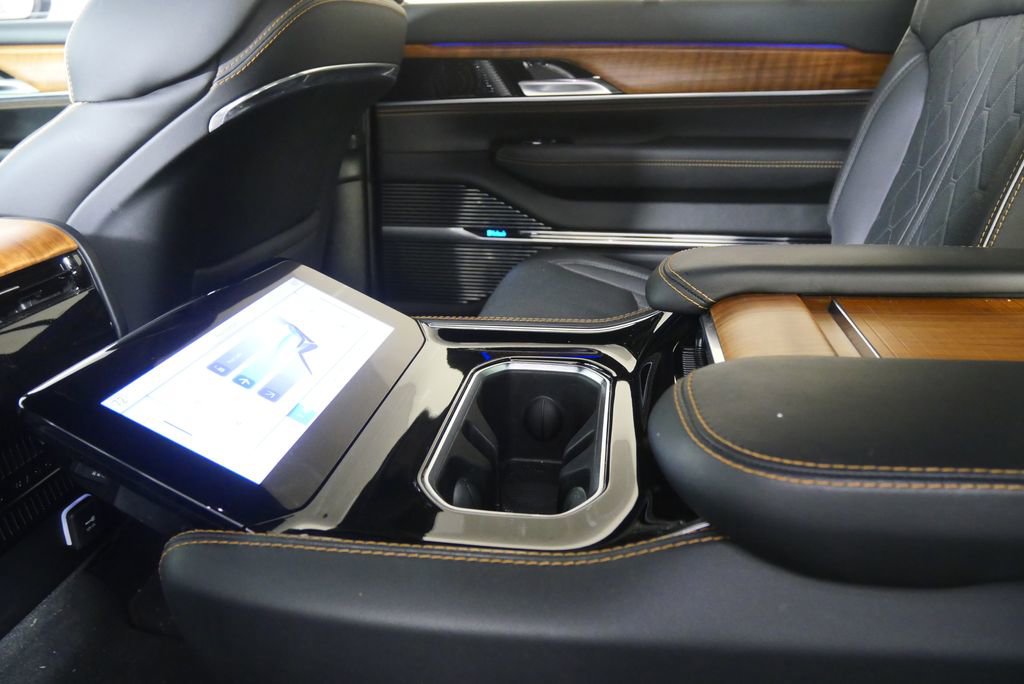 2024 Jeep Grand Wagoneer Series III