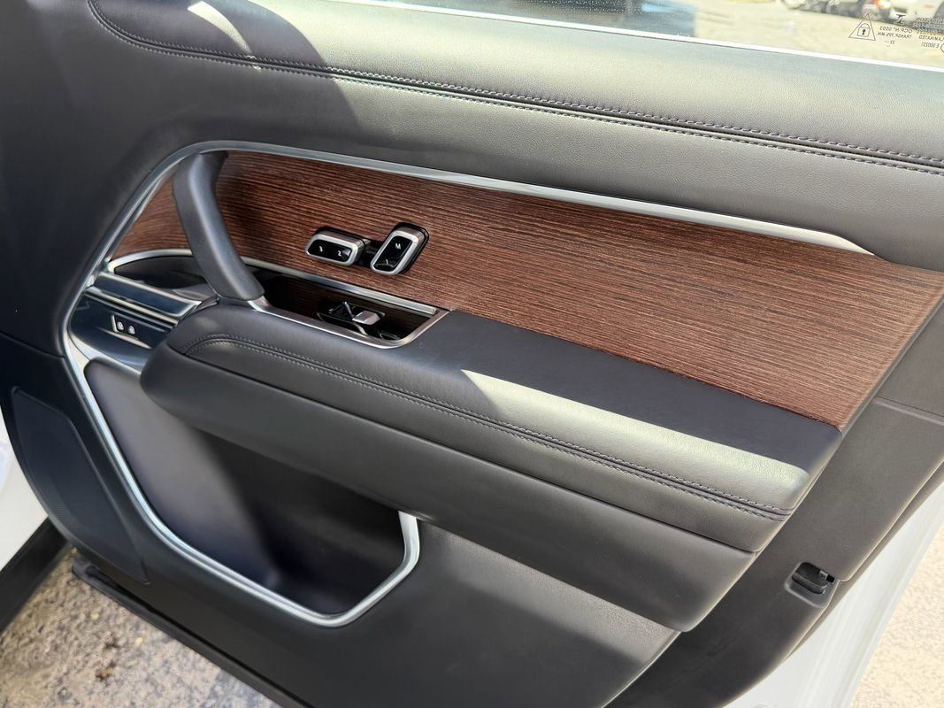 2023 Land Rover Range Rover SE