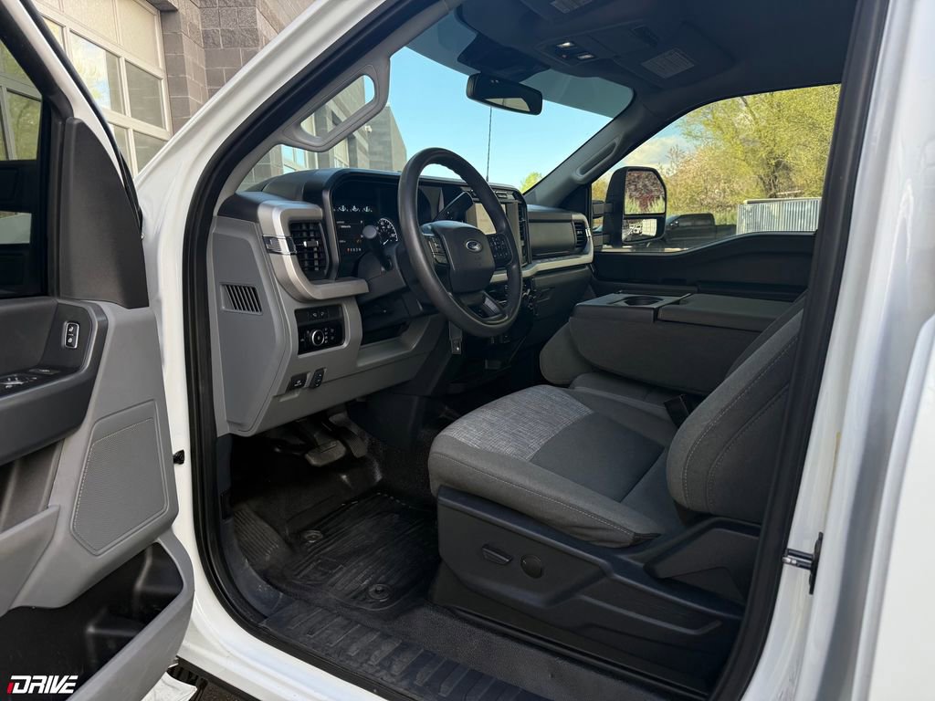 2023 Ford F350 XLT