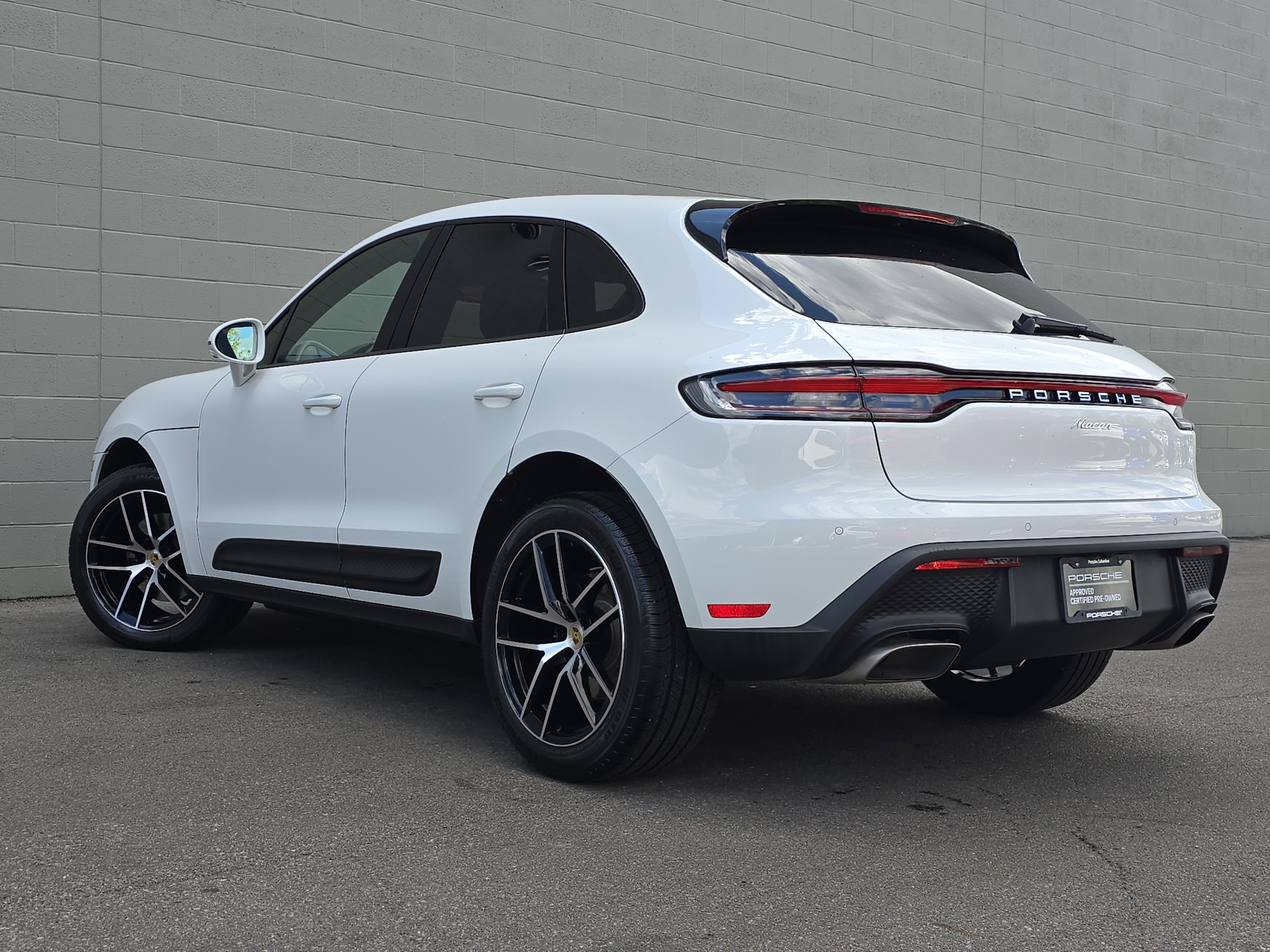 2025 Porsche Macan