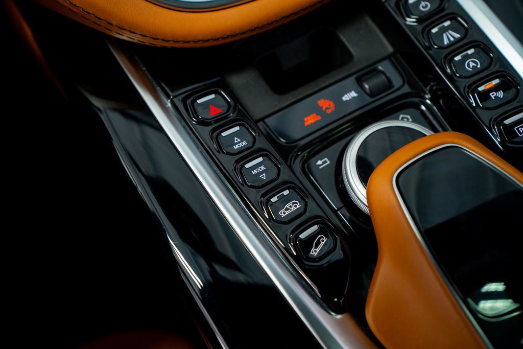 2021 Aston Martin DBX