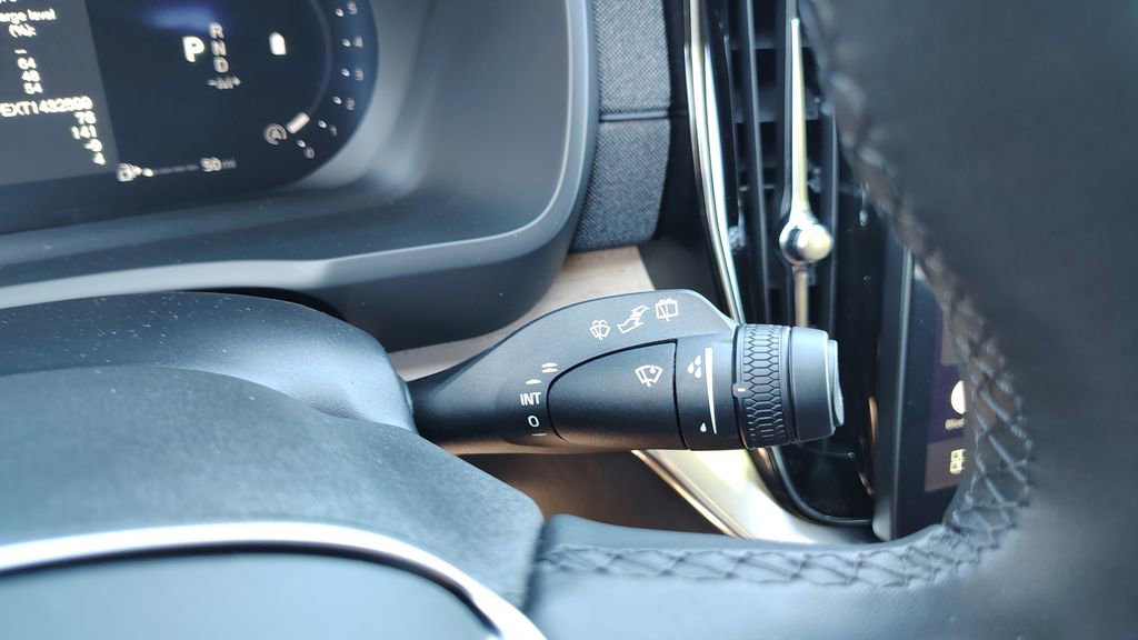 2026 Volvo Xc90 B6 Plus