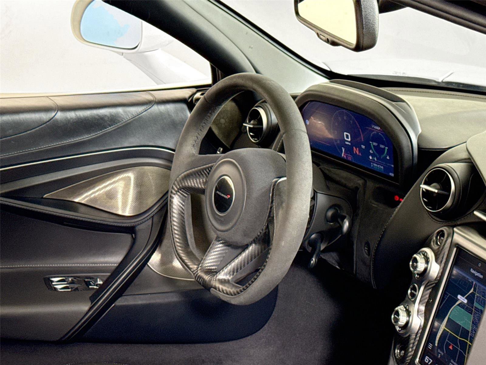 Used 2018 McLaren 720S photo 25