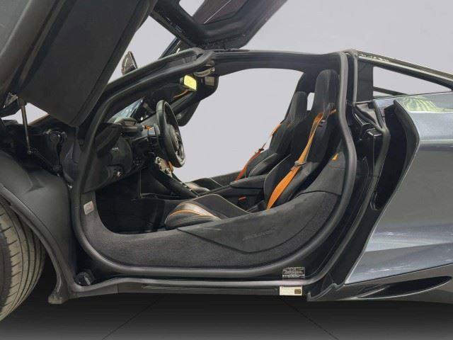 Used 2018 McLaren 720S photo 39
