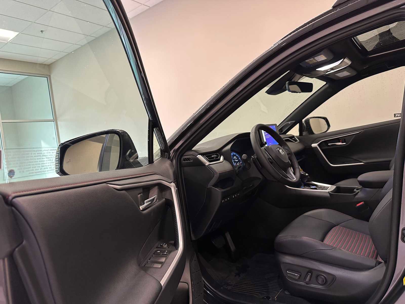 2025 Toyota RAV4 XSE