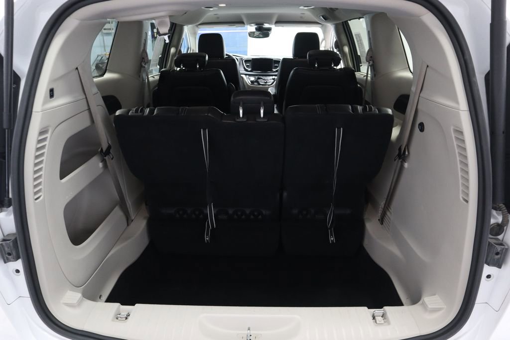 2022 Chrysler Pacifica Touring-L