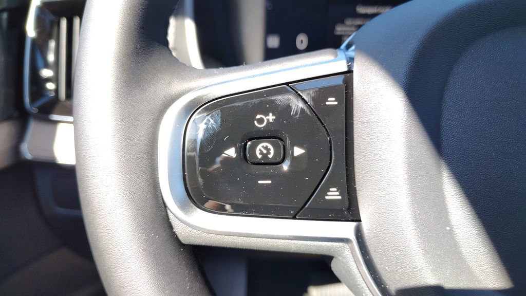 2026 Volvo Xc90 B6 Plus