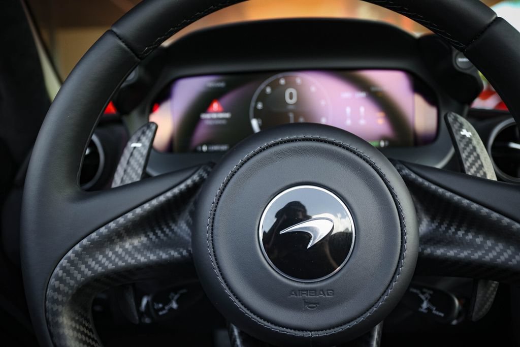 Used 2027 McLaren 750S Spider photo 25
