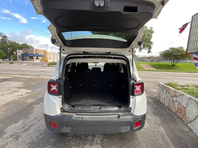 2023 Jeep Renegade Latitude - Photo 4