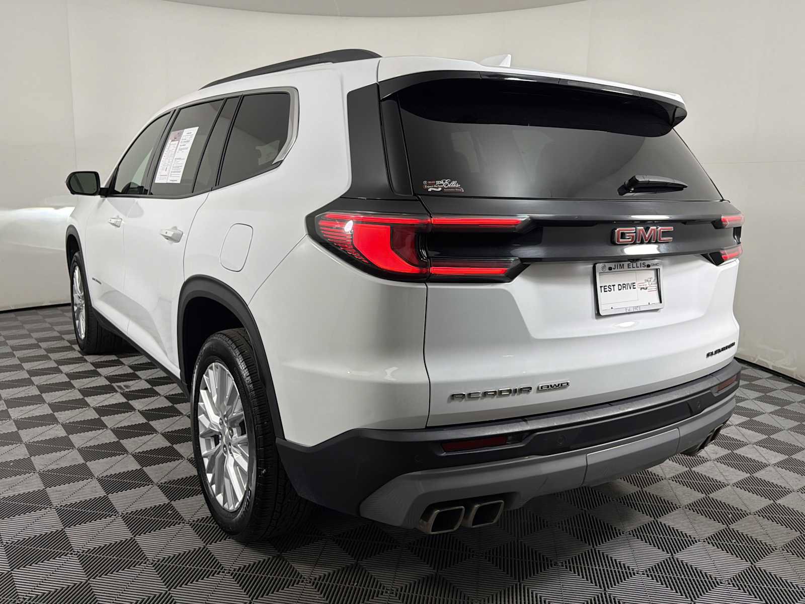 2024 GMC Acadia Elevation