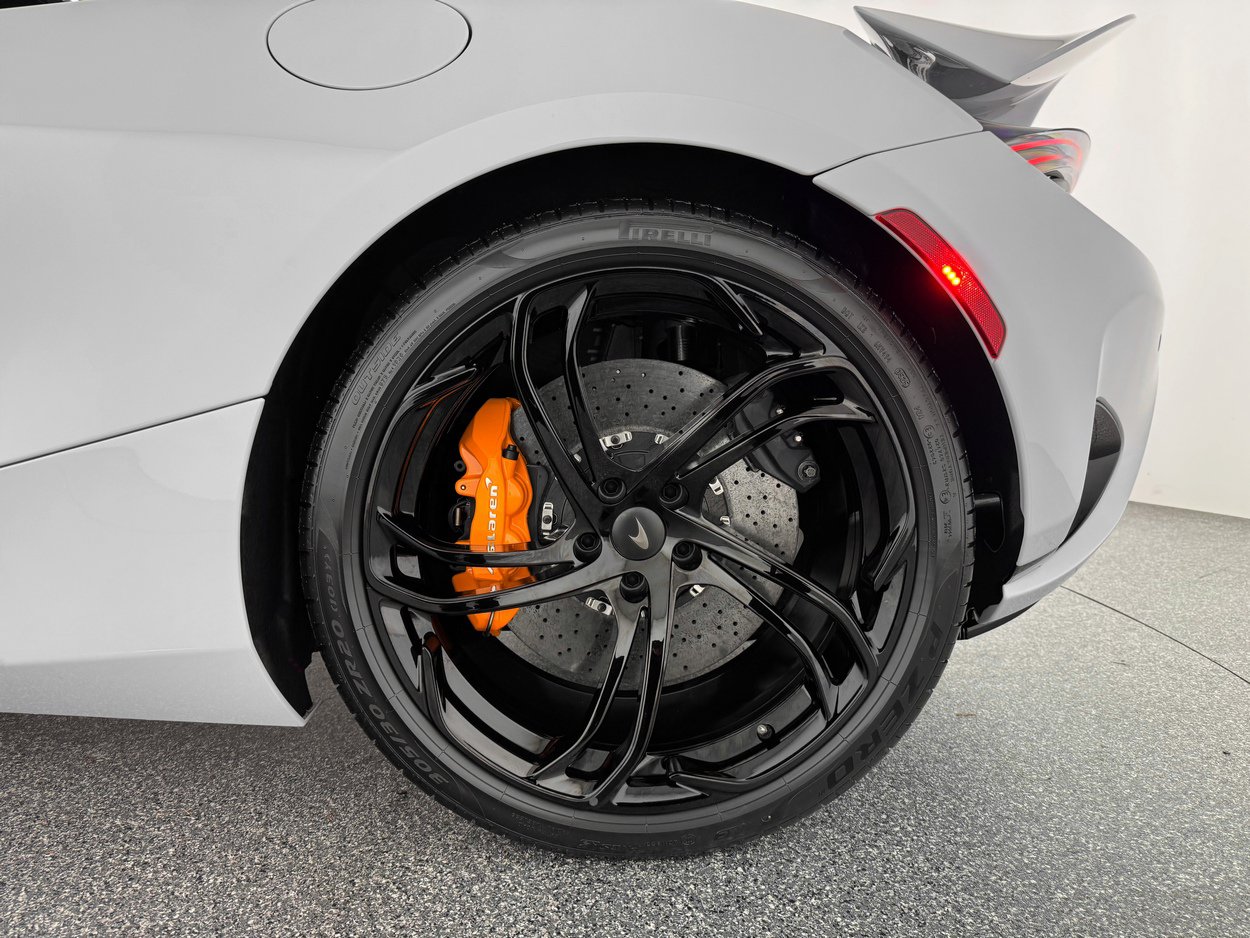 Used 2026 McLaren 750S Spider photo 33