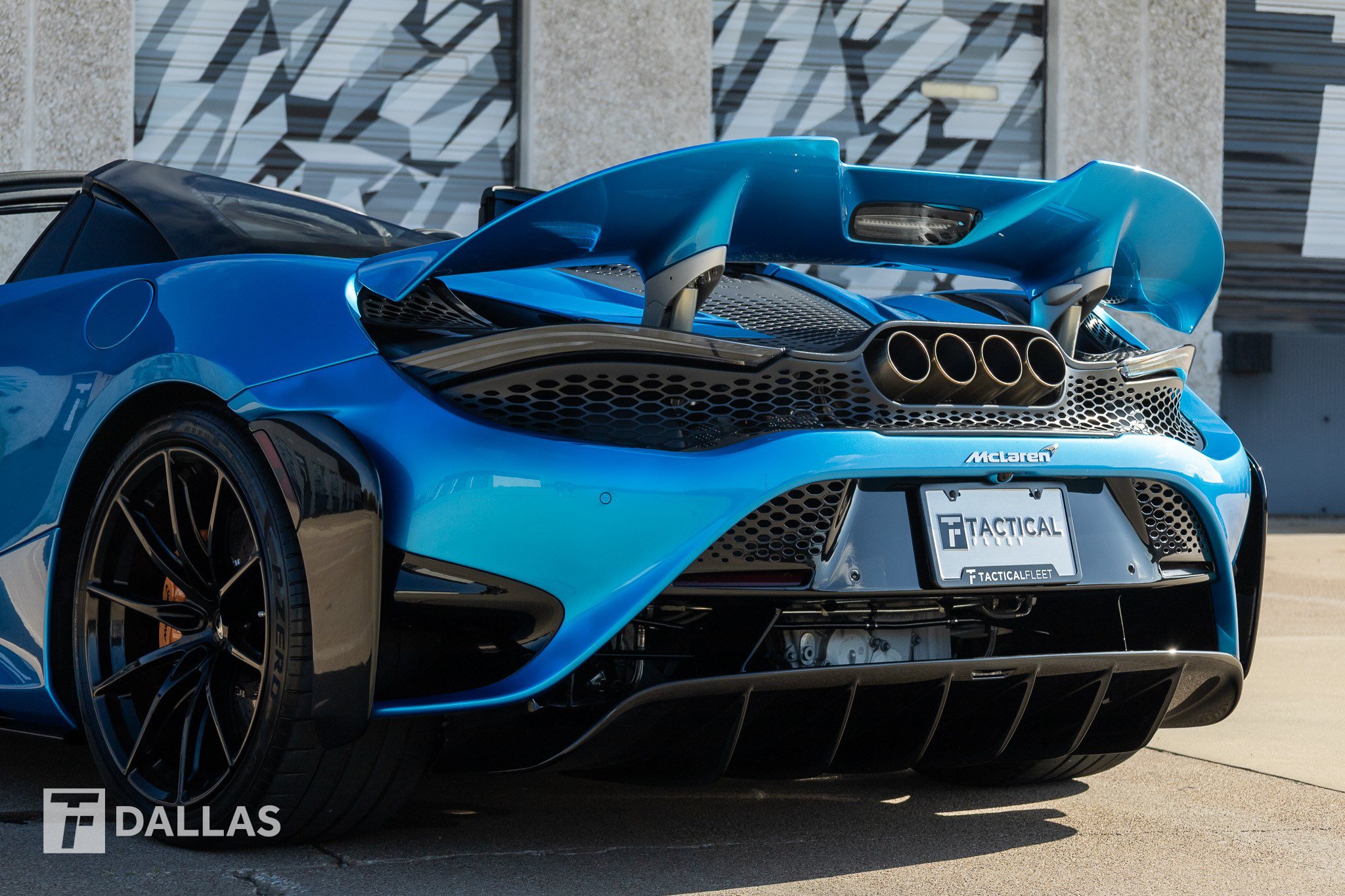 Used 2022 McLaren 765LT photo 12