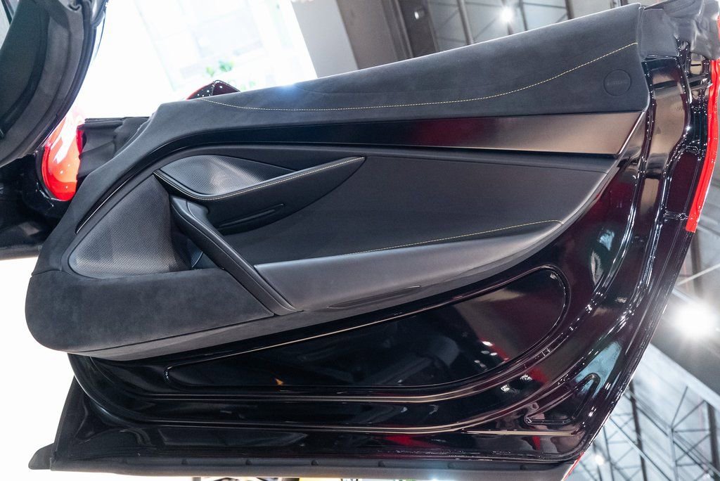 Used 2022 McLaren 720S Spider photo 29