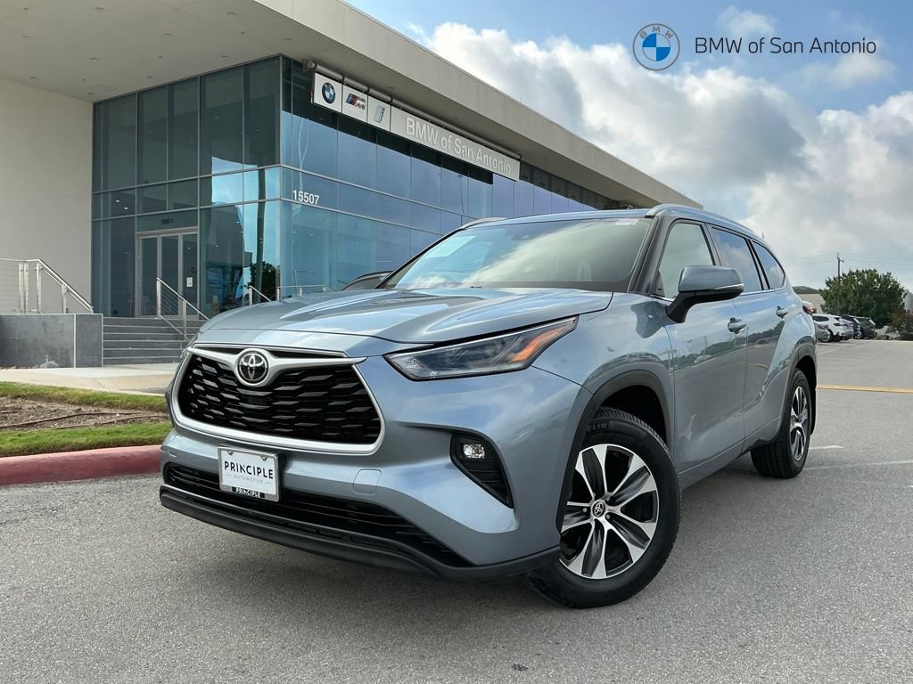 Used 2021 Toyota Highlander XLE