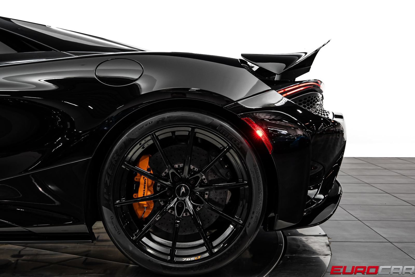 Used 2022 McLaren 765LT photo 20