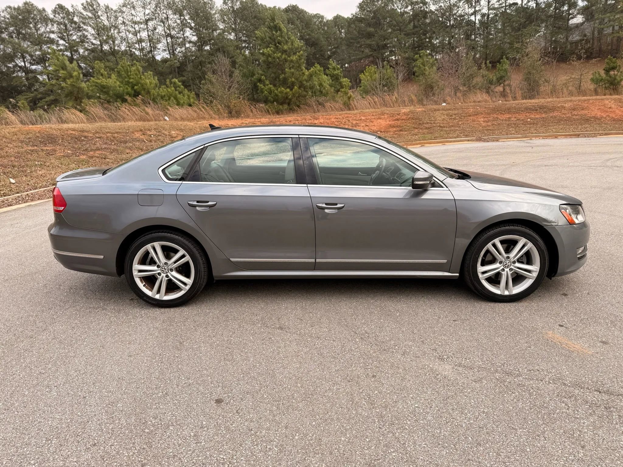 2013 Volkswagen Passat 2.5 SEL Premium