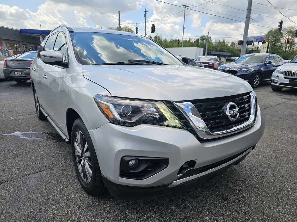 2020 Nissan Pathfinder SV