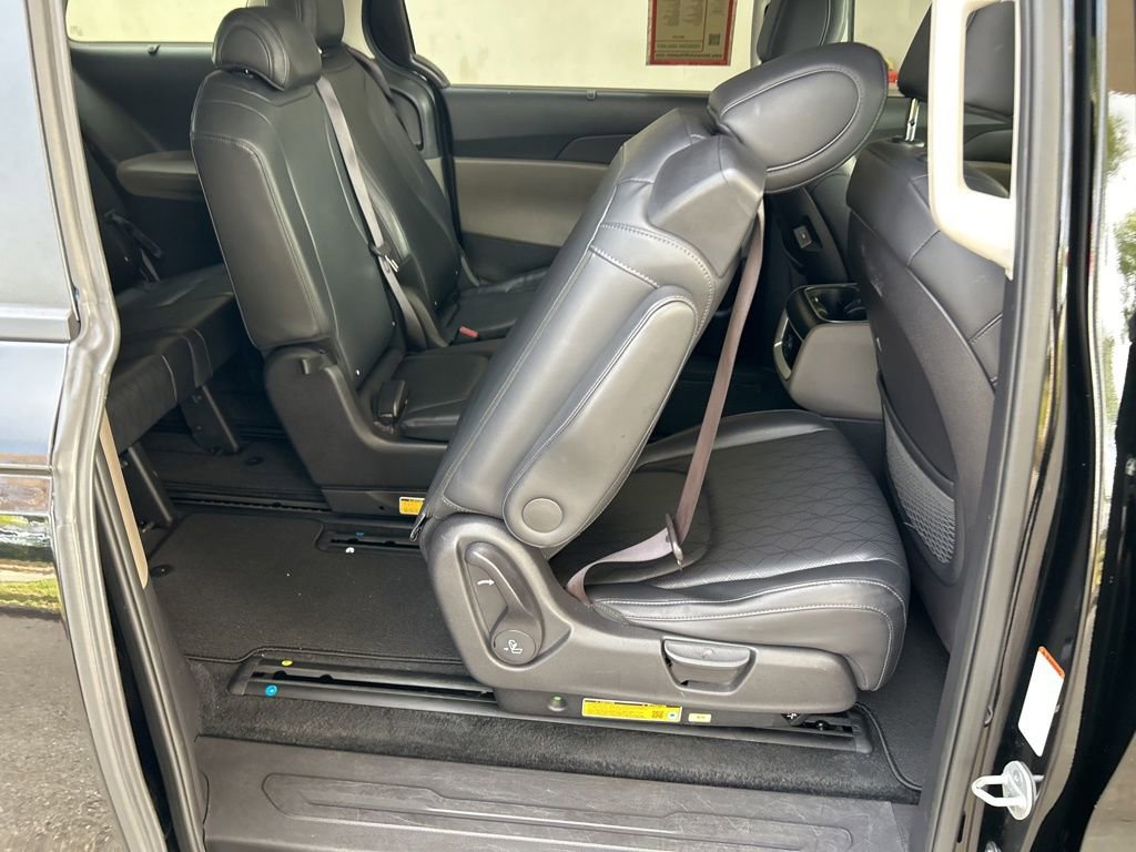 2025 Kia Carnival EX