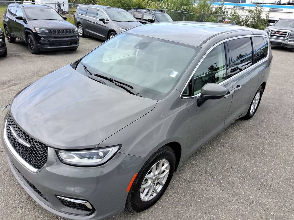 Certified 2023 Chrysler Pacifica Touring-L