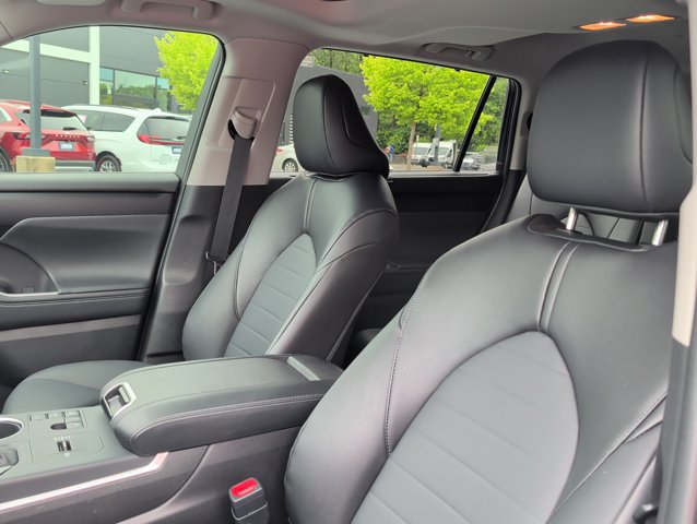 2025 Toyota Highlander XLE