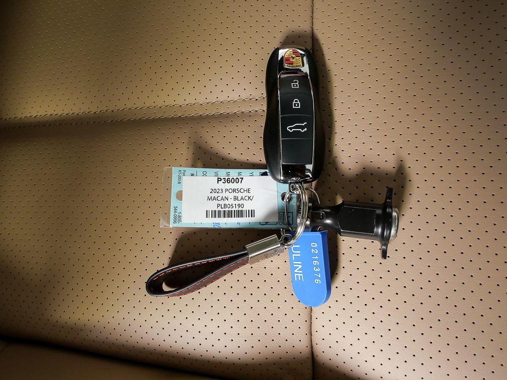 2023 Porsche Macan Turbo