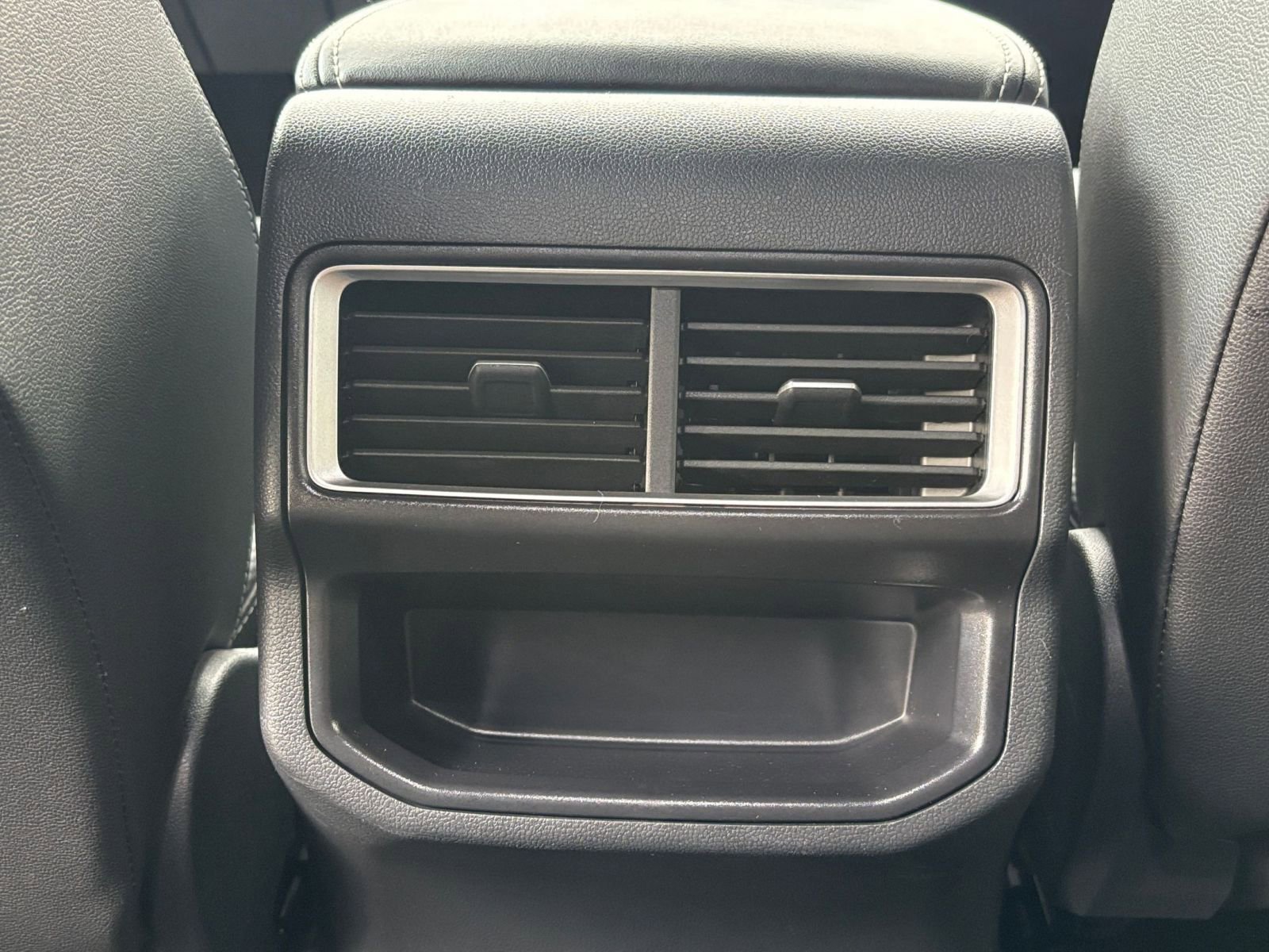 2025 Volkswagen Atlas Cross Sport SE