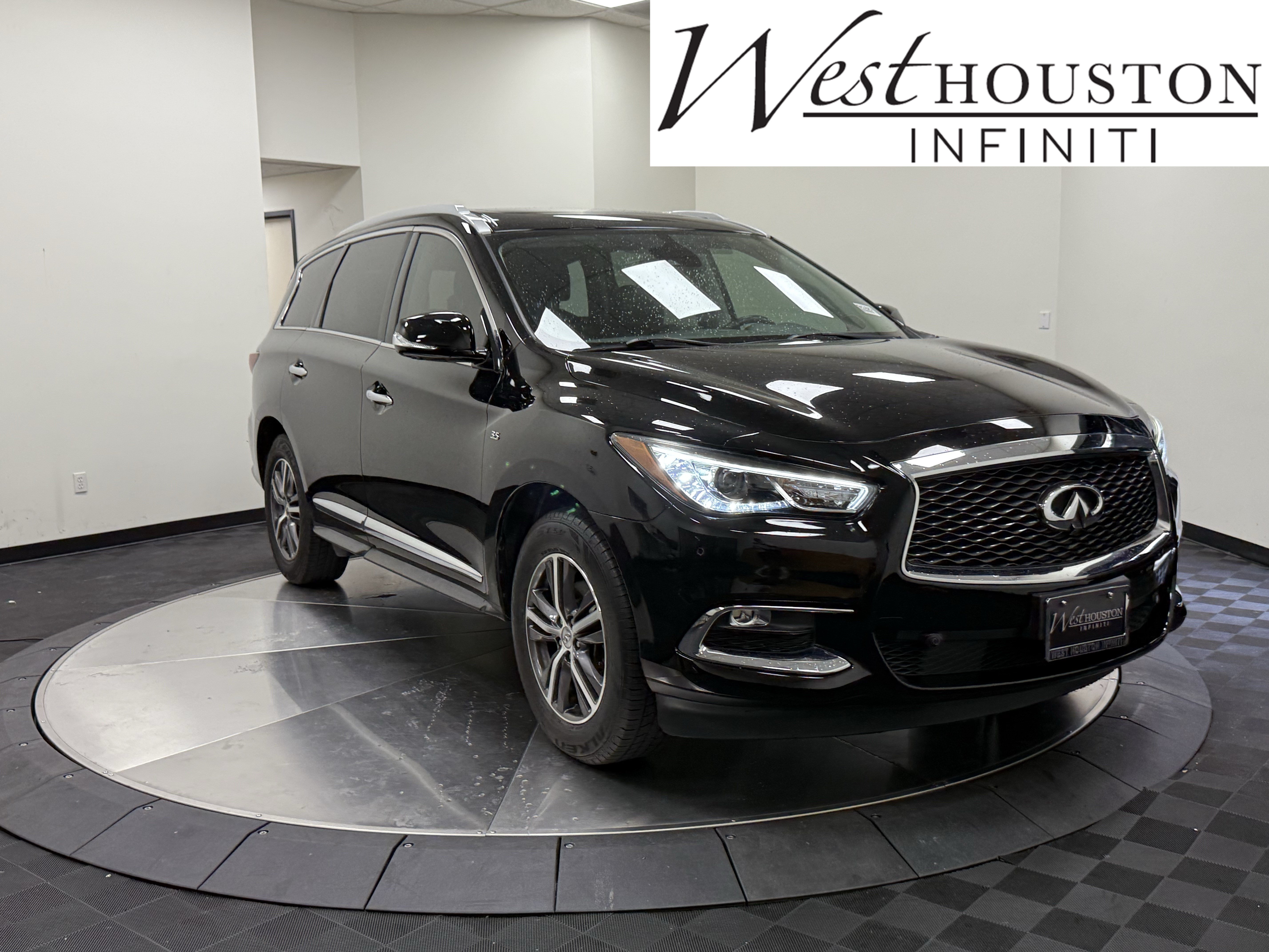Used 2019 INFINITI QX60 Luxe w/ Essential Package