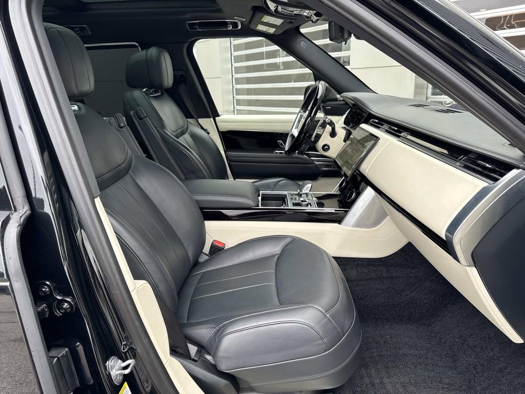 2023 Land Rover Range Rover SE